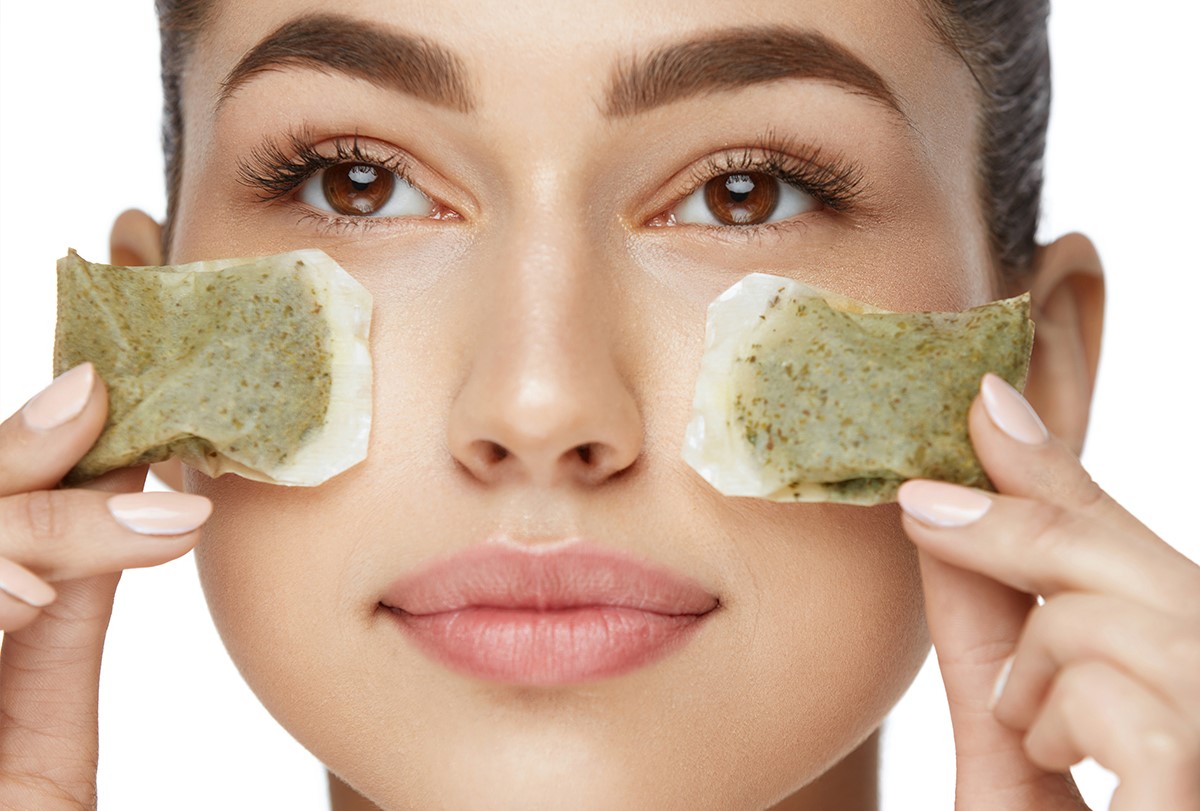 5 Soothing Home Remedies to Fix Puffy Eyes
